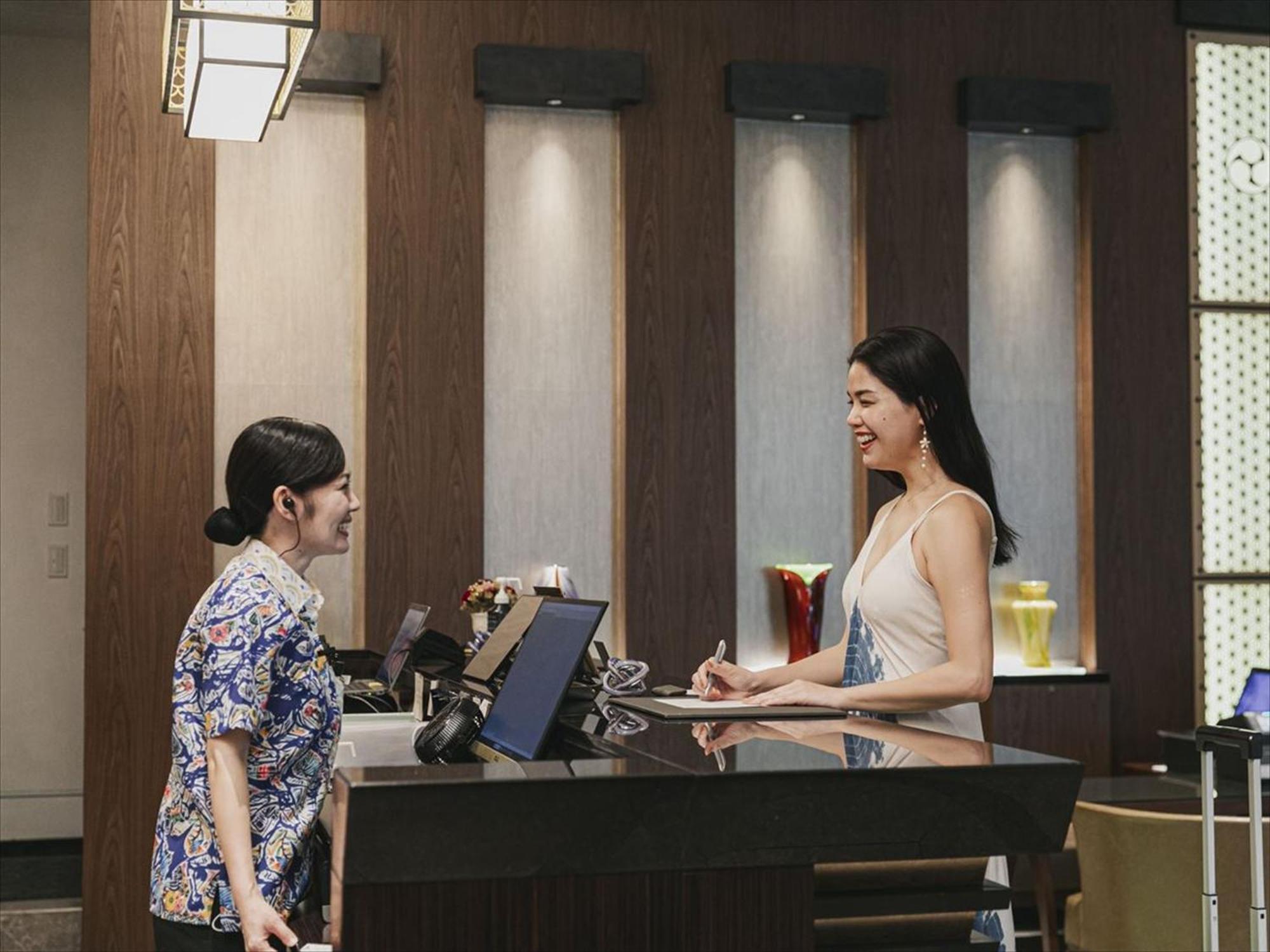 Okinawa Exes Naha Hotel Exterior foto